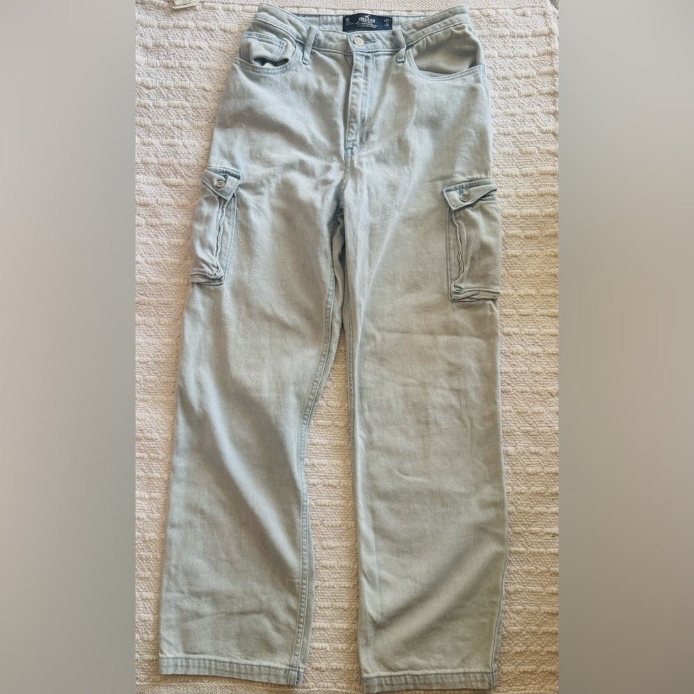 Hollister Ultra high-rise light wash cargo dad jeans Sz 5R/27